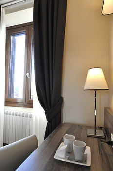 Pensión Window On 2*